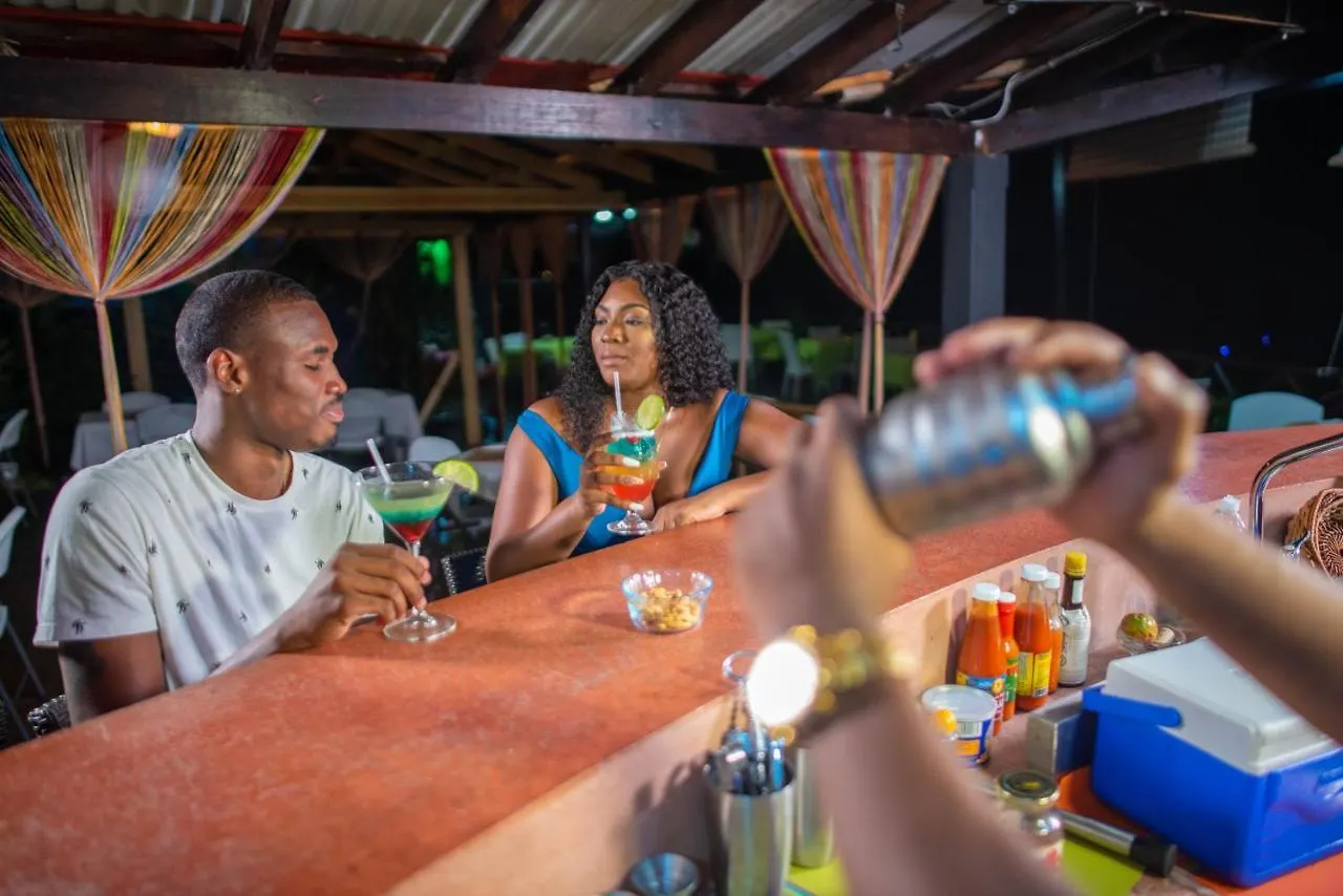 Ocean'S Edge Lodge Restaurant & Bar Roseau